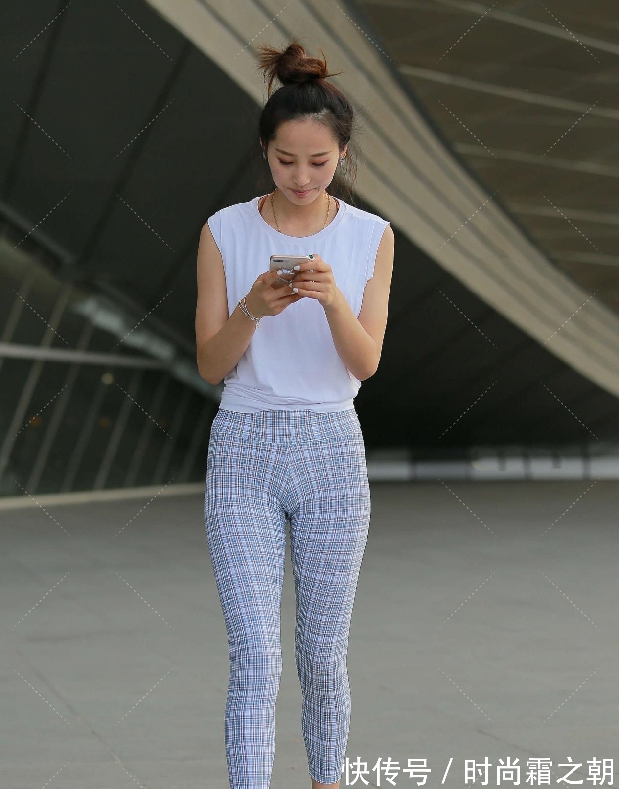 白T恤 无袖圆领白T恤,兼具运动感的同时,又有减龄的效果