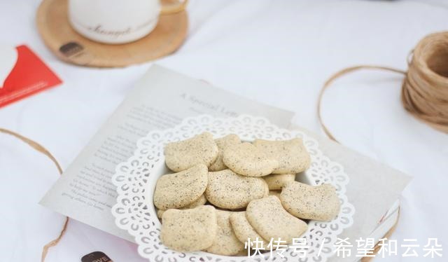 鸡蛋黄|香浓可口的黑芝麻饼干,制作简单,美味又健康!