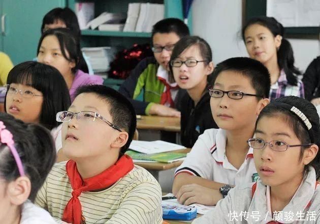 颈椎|12岁女孩弯腰时一个动作,被父母发现异常10个孩子就有2个中招