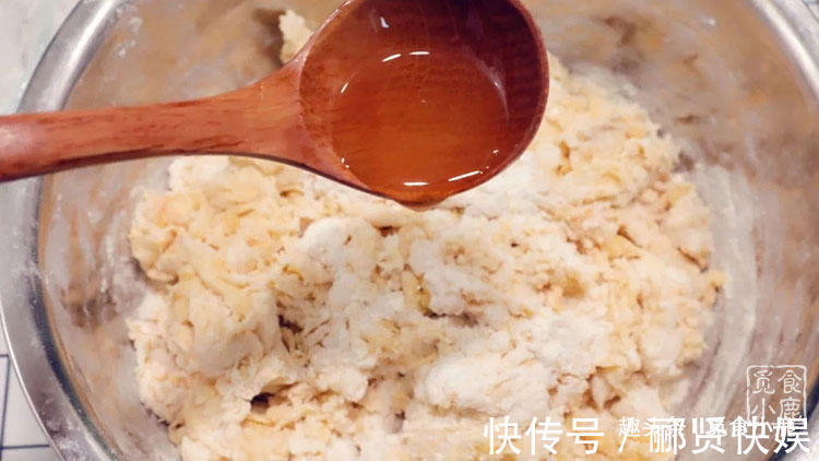 松软|适合孩子吃的健脾养胃山药饼，有平底锅就能做好，松软可口颜值高