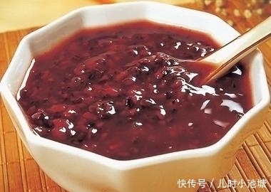 红豆|忠告:煮红豆不能放此物,吃了就是没病找病,现在知道还不晚!