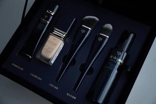 可以推荐一些实用的大牌化妆品吗？