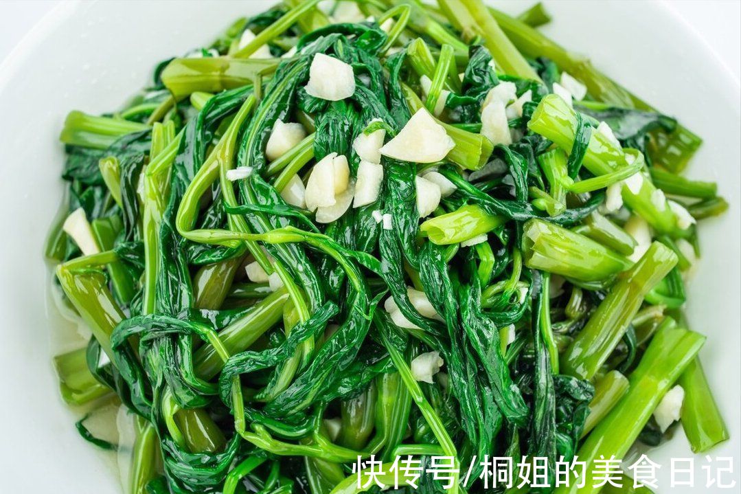 番茄|冬天多吃这碱性蔬菜,4块钱一把,钙比番茄高12倍,爽脆又好吃