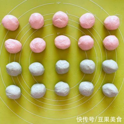 胡萝卜汁|餐桌上最有人气的家常菜之彩色芝麻糯米球