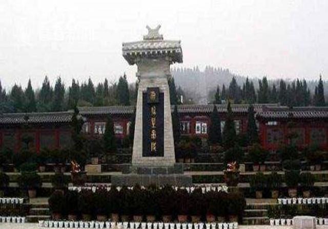 秦始皇陵|秦始皇陵为何难以发掘,无人觊觎里面的宝藏你看山顶石榴树就明白