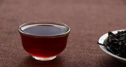 降血糖|爱喝茶的人注意了，高血糖人群喝茶有这些禁忌，早了解或能救你一命