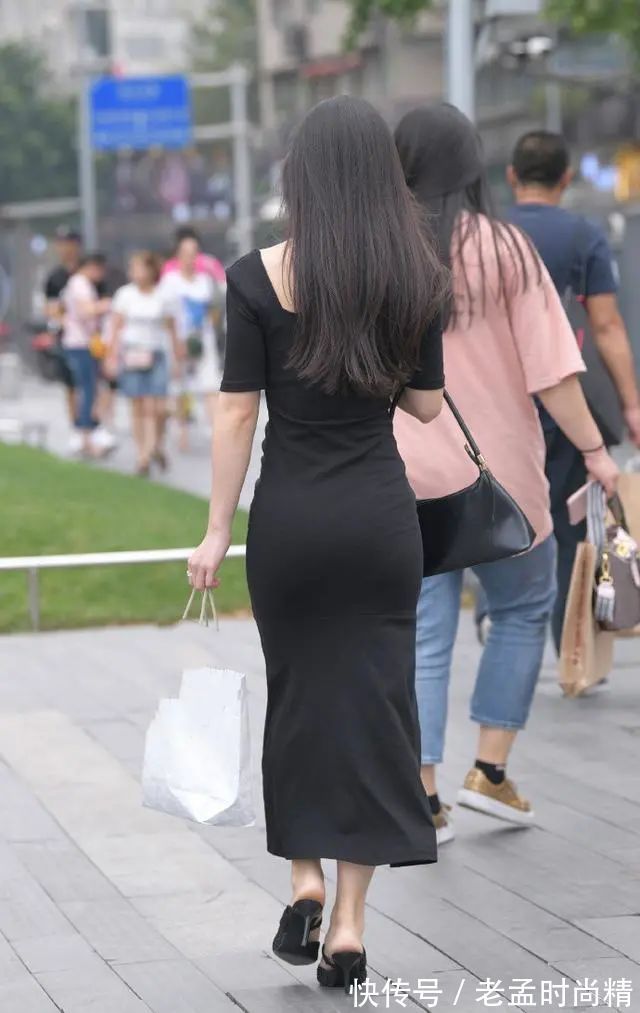 时尚姑娘|优雅出众的美,从选择一条修身长裙开始