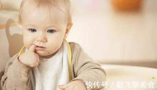 咬手指|孩子为什么喜欢咬手指？儿科医生表示：“长牙期”是祸首