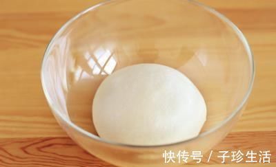 一碗面粉，一包牛奶，掌握这个配方，这款面包的造型也比较简单