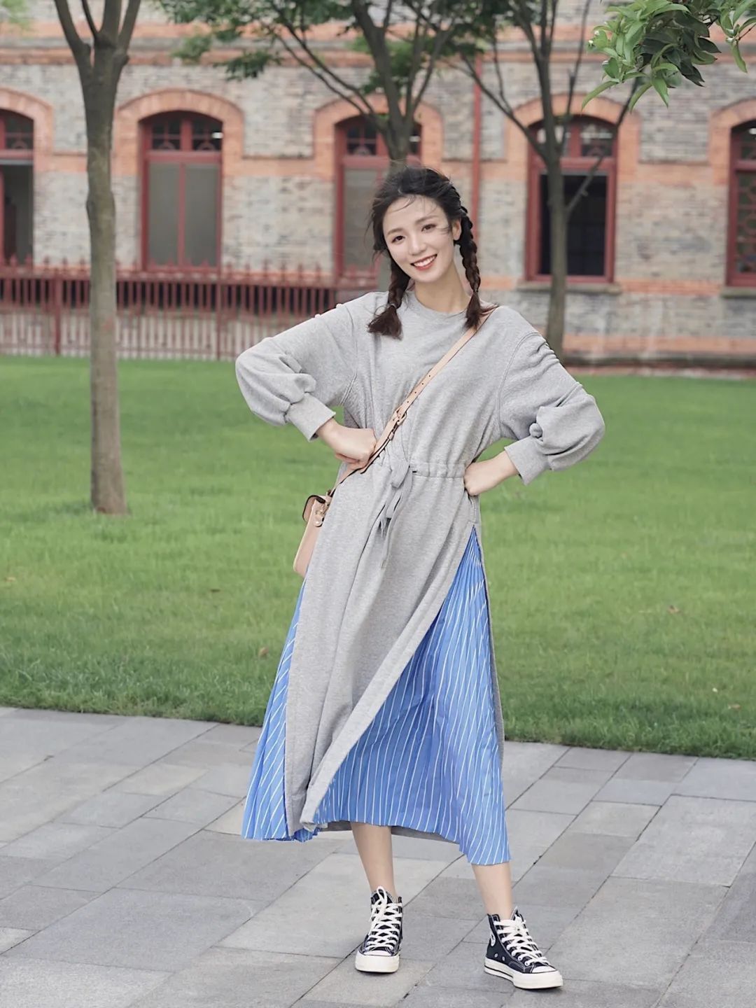 韩国小姐|小个子“不穿裤子”最显高！早秋流行这样穿，好看又时髦