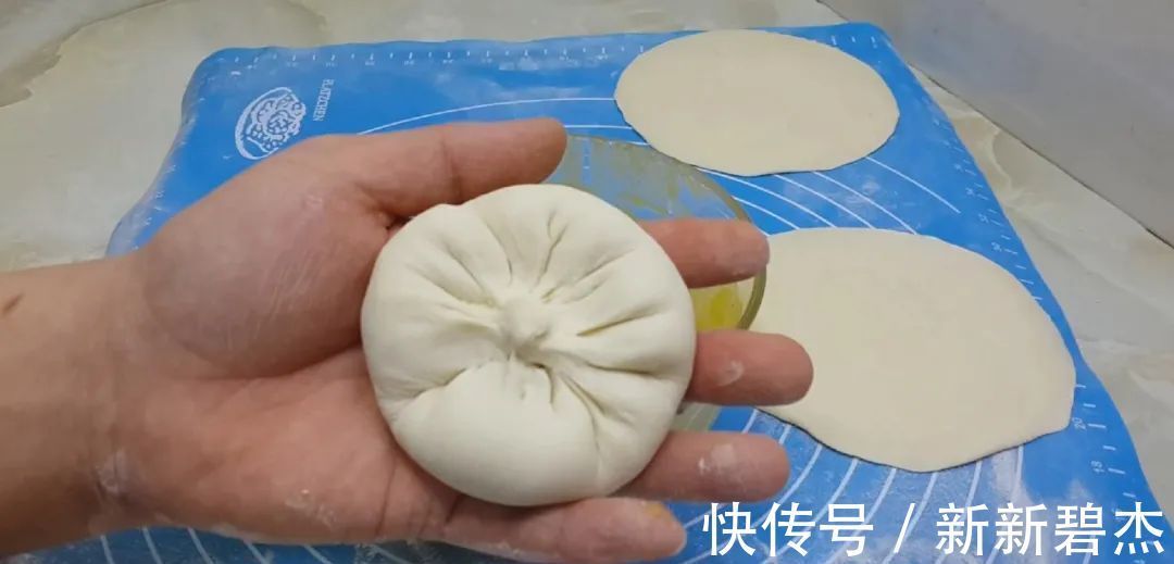 我家烙饼从来不早起,冰箱里一放,比手抓饼好吃,一次四个不够吃