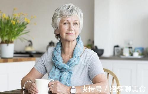 睡眠环境|老年人失眠,或许是和这4大因素有关,你可别说不知道