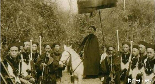 官员|一组清末官员老照片,头戴顶戴花翎,出巡阵仗大,官气十足!