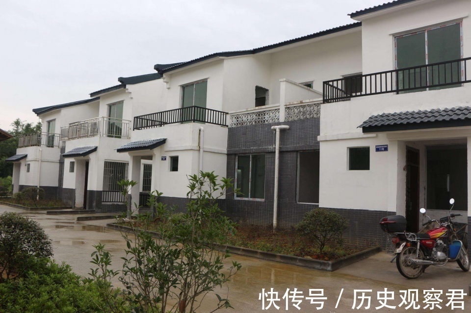 老人#农村老人说“树夹屋,堂夹房,不败也得亡”,啥意思?有何道理?