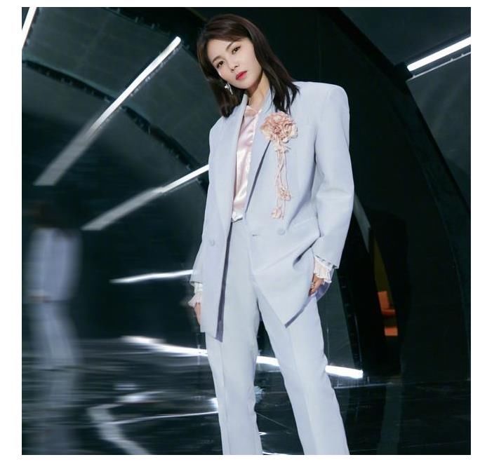 《是女演员》导师拖后腿,刘涛背锅泪洒现场,老演员水平就这?