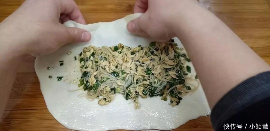 一滴水|1斤韭菜, 2个鸡蛋, 不用一滴水, 比韭菜盒子都好吃, 放凉都不会硬