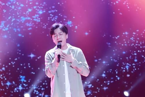 大叔|《好聲音》第四季總冠軍終于露面了，當年的大叔逆襲成了小鮮肉