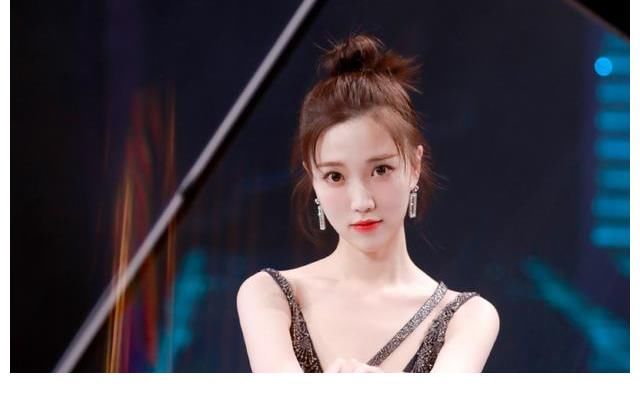 明星们|《蒙面舞王2》首播,张纯烨干脆,陈伟霆爆笑,群演比嘉宾跳得好