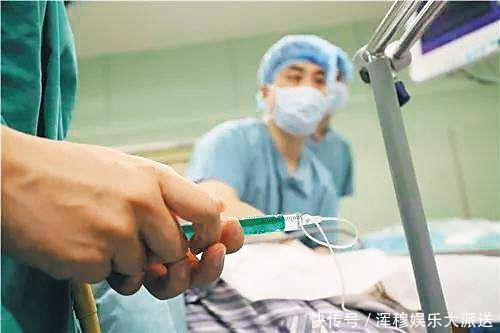 伤害|“人流”对女性伤害有多大 医生用草莓“演示”人流过程