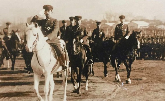 日本|31年前裕仁天皇去世,日本邀请我们参与葬礼,官方霸气回复4字