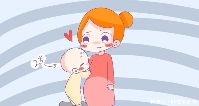 二胎政策|媳妇想吃草莓,宝爸亲自喂着吃,一旁小棉袄的眼神太有“杀气”