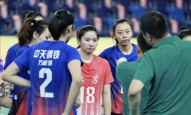 江苏女排|青春三叉戟火热出炉!1米91新朱婷联手2米02新袁心玥,攻击火力足