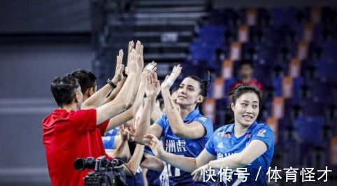 中国女排|女排再迎喜讯!25岁女排名将公开订婚照,未婚夫军人出身高大帅气
