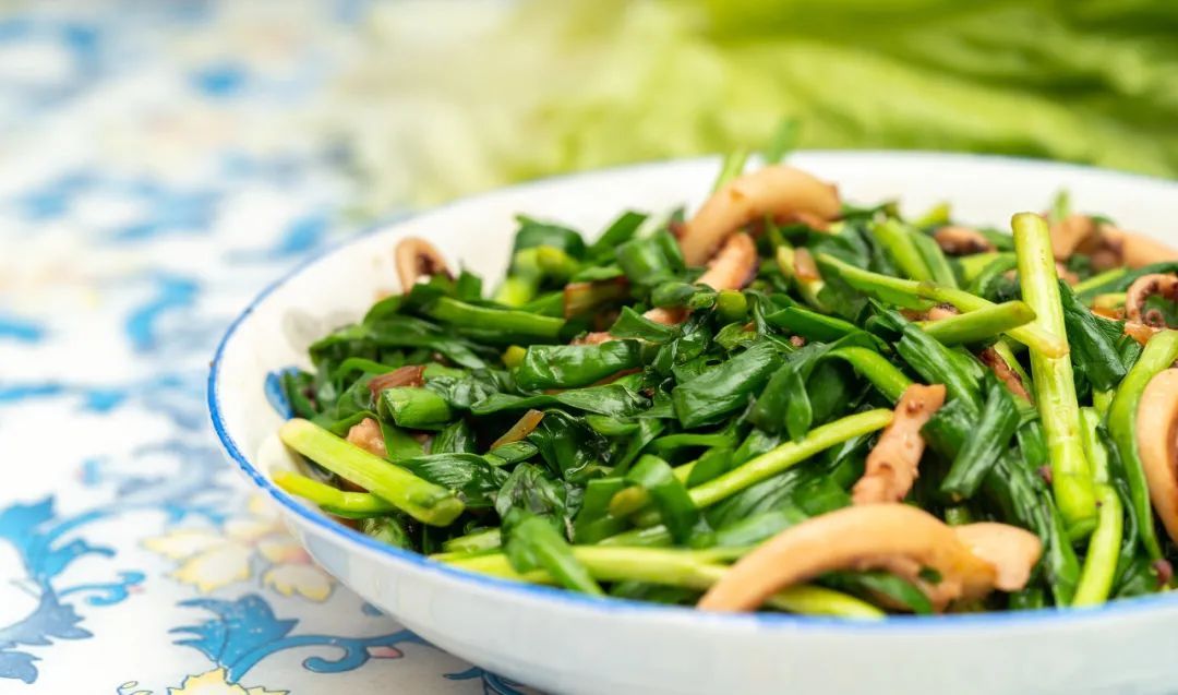 学个清洗韭菜的“土方法”，早春韭菜放心吃！