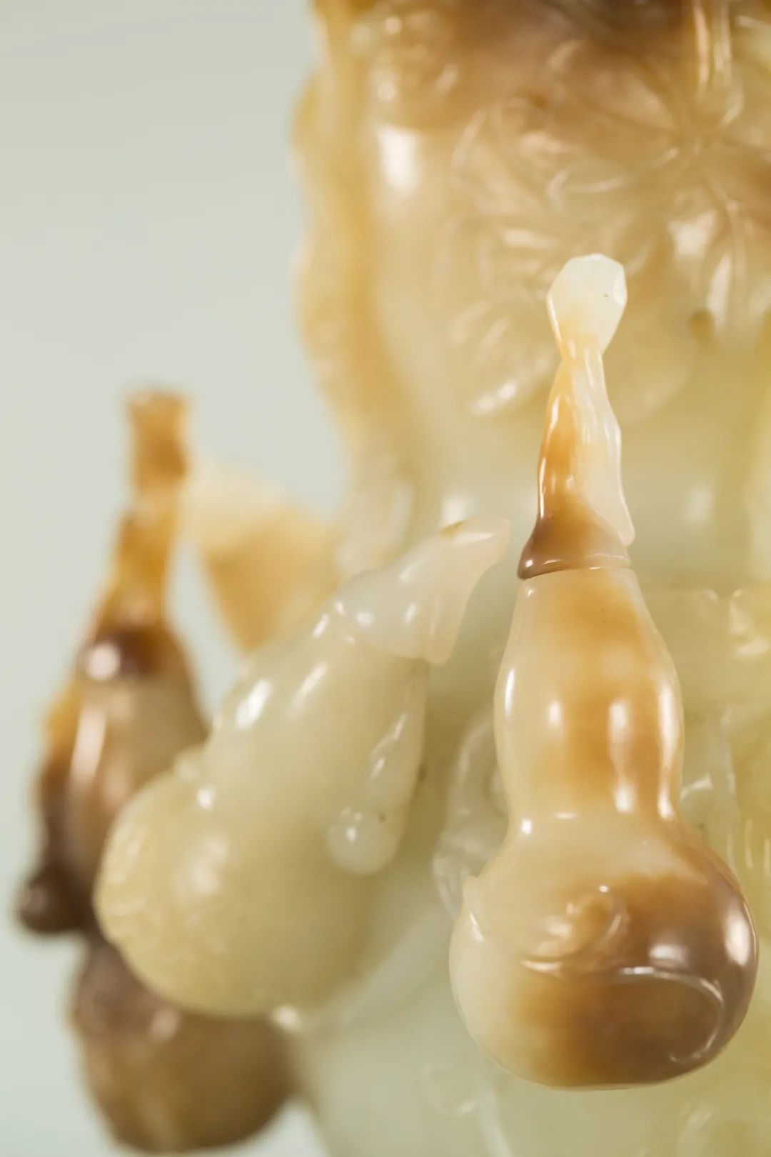 工艺$时尚守艺人 |“玉”比你以为的要时髦：金镶玉传承人杨晓雅