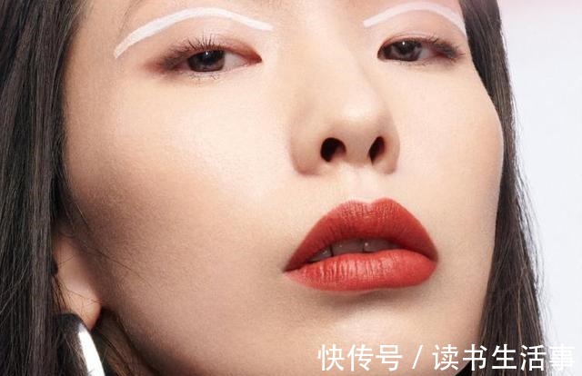 滋润版 2021“断货王”口红排行,阿玛尼YSL上榜,到底谁最值得买!