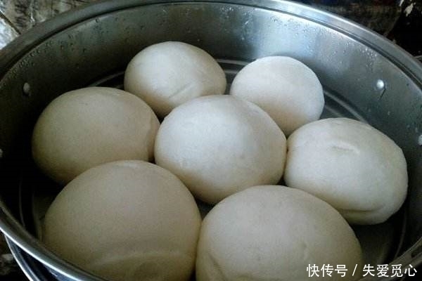 发酵|蒸馒头时,用“它”代替酵母粉,馒头不仅白还松软,吃起来特香甜