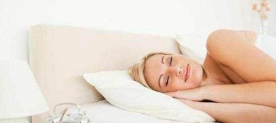 女性“裸睡”好处多,但也需注意三大问题,为健康了解下