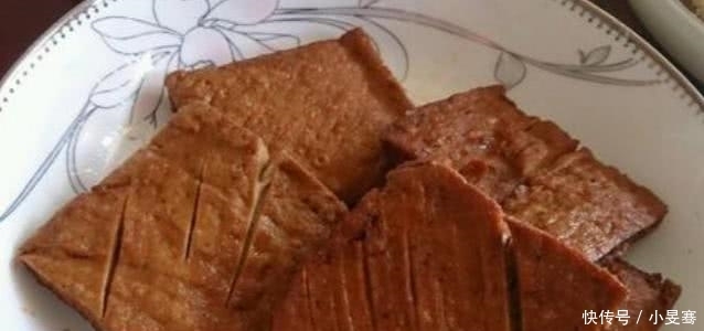 个菜|公司食堂真“奇葩”,6元8个菜,员工却边吃边哭:不来第2次了