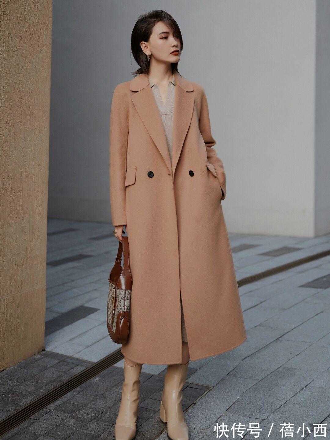 用力过猛|见过大场面的女人,秋冬都喜欢穿“大地色大衣”,时髦高级又大气