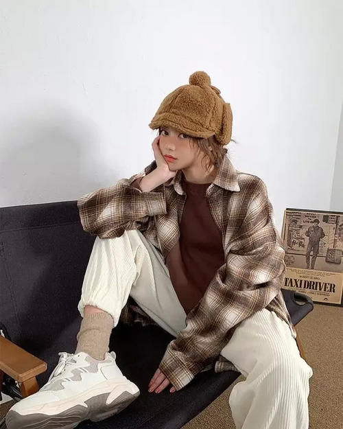 还在单穿毛衣？“衬衫＋毛衣”的叠搭才够吸睛！时髦显瘦还洋气