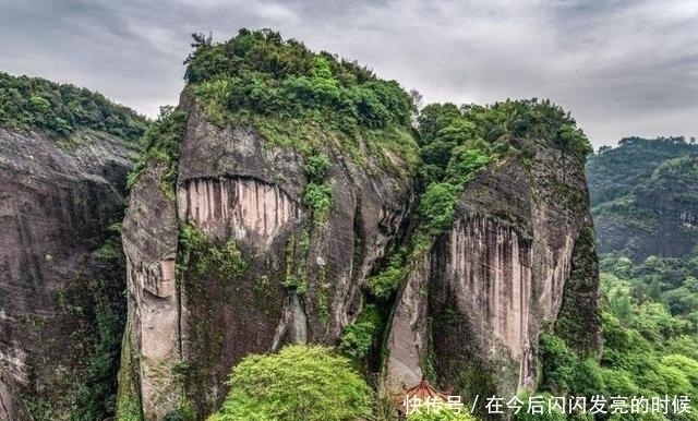 世界|亚洲“最大”石头，人称“一块石头玩半天”，藏在我国一5A景区中