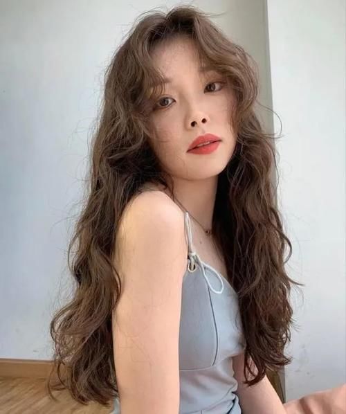 2021具有代表性的发型：一刀切气质A，撕漫发型小个子太合适！