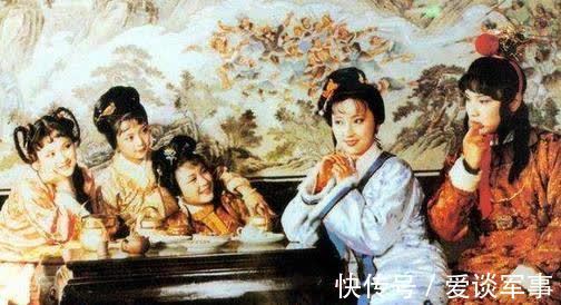 贾府&红楼梦:贾宝玉有多厌恶薛宝钗?三次公开嘲讽打脸,说得太难听!