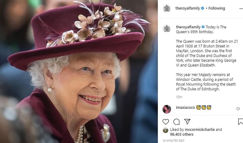 95岁英女王生日当天亮相 戴花头巾独自开车让人服气 花俏老太太 全网搜