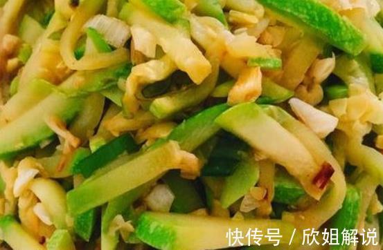 酱炒西葫芦|新鲜多汁,营养健康,补钙又新鲜,让人胃口大开孩子都爱吃