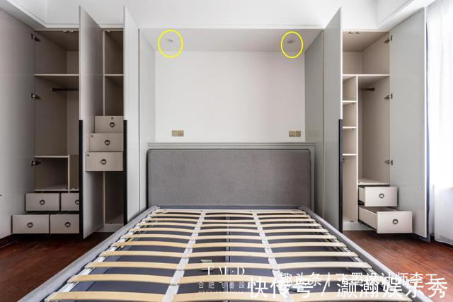 床头柜|建议你们试试靠床安装衣柜，减少卫生死角，夹在两边距离刚刚好