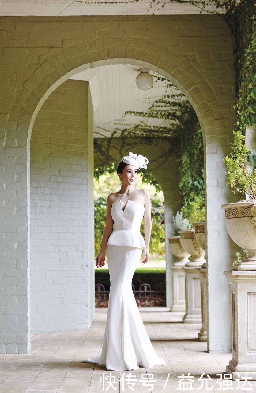 艺术家|跟着知名艺术家李晓玲化春妆没错,8款初春眼影盘助你成人中C位