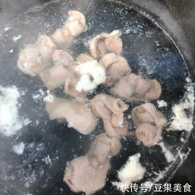 辣炒鸡胗一天不吃就馋，几块钱一斤，特美味