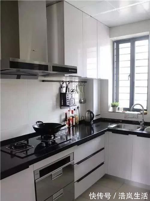 木地板|不顾家人反对我将客厅隔出一个房间，装修完工后一个个被打脸