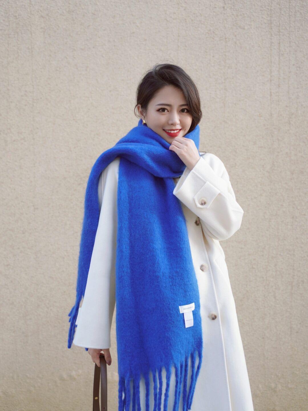 斗篷 天冷后火了一种外套,叫“大衣”,结合上打底衫,温暖优雅又洋气