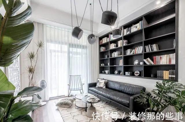 书房|书柜位置丨家里没有书房，书柜怎么放？这5种设计太妙了！