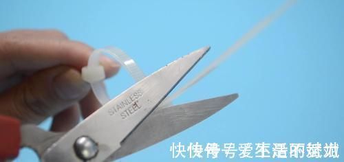 疏通|卫生间放2根塑料扎带,真是厉害了,解决了困扰大家的一个难题