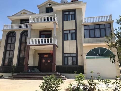 阳光房|农村自建二层别墅,5室1厅,小院车库阳光房,面宽才16.6米,好美