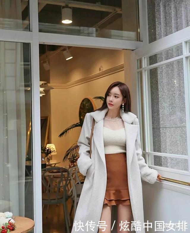 清纯A字裙造型,拼接薄纱,一样美的惊艳