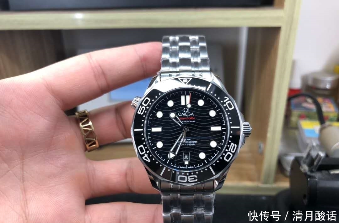 适合30岁男士上档次的潜水表,从欧米茄海马开始